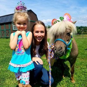 Meet your Posher, Courtney